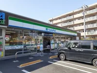ファミリーマート栄飯島店まで485m