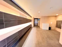 オートロックから入ってもこの重厚感