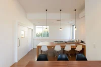 大人数でもゆったり座れるダイニング