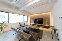 リビングには大きなテレビを完備