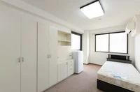 個室は広々として収納がたくさん