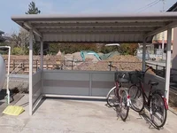 屋根付き駐輪場あり