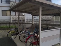 屋根付き駐輪場あり