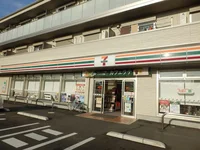 セブンイレブン吉川さくら通り店まで1100m