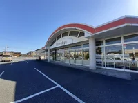 丸久華城店まで620m