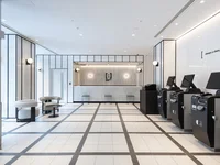 ロビーは開放的。