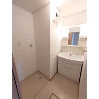 家具家電等、設置前の室内写真となります。