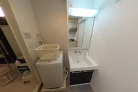 別号室の参考内装となります。（家具家電等のデザインや配置は若干異なります）