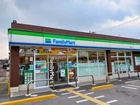 ファミリーマート 城陽平川店まで180m