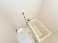 バストイレは別♪バスルームには風呂桶・風呂イス・風呂用洗剤・スポンジをご用意しておりますのでぜひご活用ください!