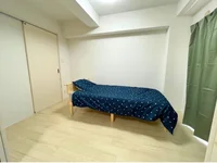 ベッドはシングルサイズとなっています。