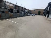 駐車場は別料金となります。