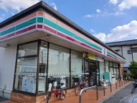 セブンイレブンまで892m