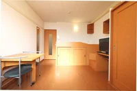 1Fはフローリング仕様 2F以上は絨毯仕様となります。