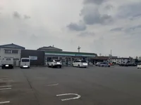 ファミリーマート今泉町１丁目店まで400m