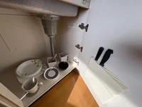 包丁2本　食器数枚