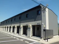 1・2階とも、玄関が1階にあるタイプの建物です。