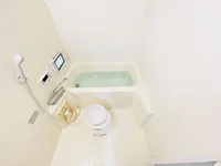 バストイレは別♪嬉しいテレビ付★☆お風呂でゆっくりくつろげます☆風呂桶・風呂イス・風呂用洗剤・スポンジをご用意しておりますのでぜひご活用ください！