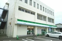 ファミリーマートさんまで920m