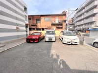 駐車場は別料金となります。