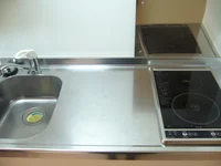 ＩＨコンロ２口付き。