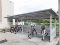 屋根付き駐輪場あり