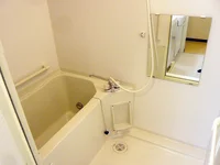 雨の日でも快適な浴室乾燥機付きです♪