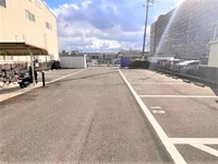 駐車場は別料金となります。