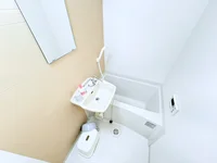 バストイレは別♪バスルームには風呂桶・風呂イス・風呂用洗剤・スポンジをご用意しておりますのでぜひご活用ください！