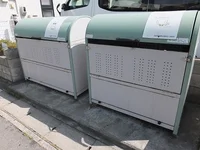 敷地内にゴミ庫が設置されておりゴミ捨てに便利です