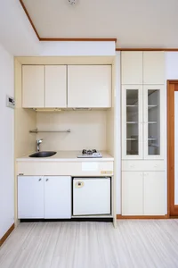 キッチン付きで自炊も可能