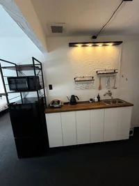 食器・調理器具完備のキッチン