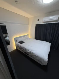 ダブルベッド、収納ボックス