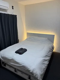 ダブルベッド、収納ボックス