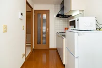 電子レンジ、冷蔵庫あります。