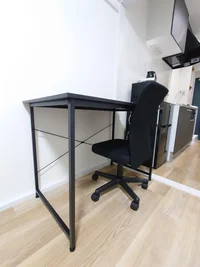 PCデスクあります。