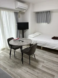 新宿区の家具家電付きマンスリーマンション「【マンスリー東新宿】最大3名利用可能！最上階、夜景も綺麗★食器・調理器具・タオル等生活に必要なもの一式揃ってます♪」メイン画像