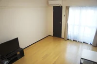 部屋奥には収納スペースがあります!