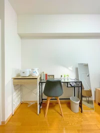 デスク・チェアー