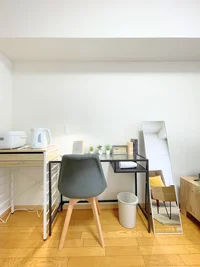 デスク・チェアー