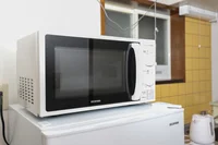 電子レンジ、冷蔵庫あります。
