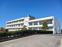 生路小学校まで745m