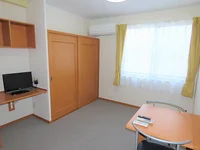 2階はカーペットのお部屋です