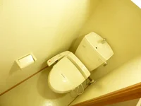 もちろん、バス・トイレは別。しかも、温水洗浄便座です♪