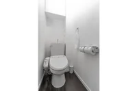 トイレは独立で、ウォシュレット付き。