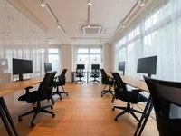 モニター付きのワークスペースはお仕事がはかどります！