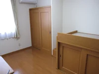 1階はフローリング、2階はじゅうたんです。