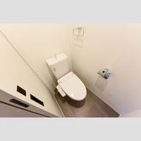 家具家電・雑貨品消耗品等、設置前の室内写真となります。