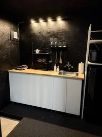 食器・調理器具完備のキッチン