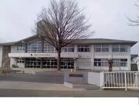 松川小学校まで1700m